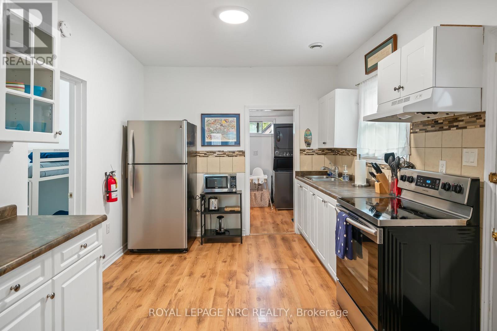 












310 EASTWOOD AVENUE

,
Fort Erie (Crystal Beach),




Ontario
L0S1B0

