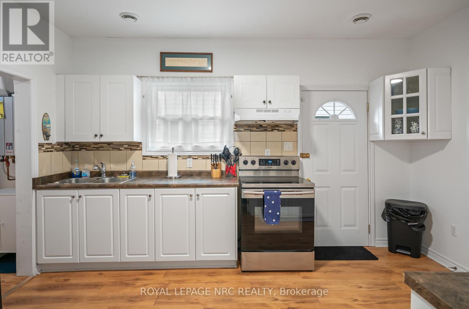 












310 EASTWOOD AVENUE

,
Fort Erie (Crystal Beach),




Ontario
L0S1B0

