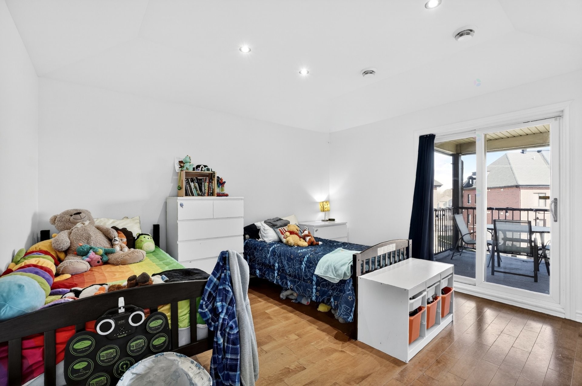 









1208


Boul. du Curé-Labelle

, 301,
Blainville,




QC
J7C2N4

