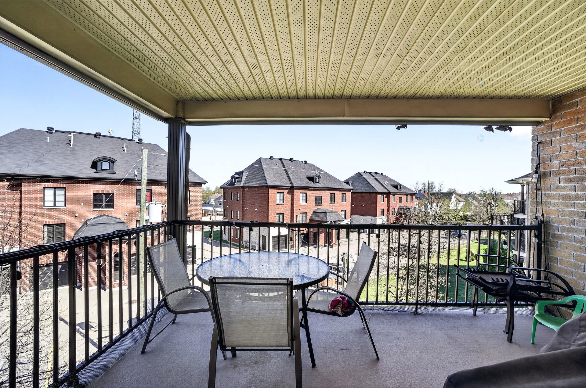 









1208


Boul. du Curé-Labelle

, 301,
Blainville,




QC
J7C2N4

