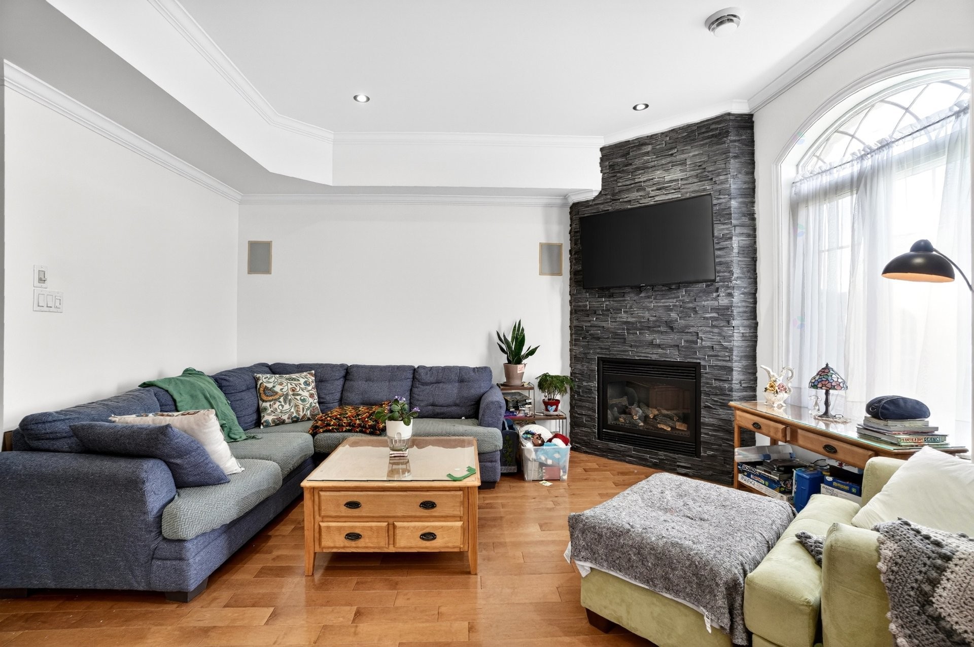 









1208


Boul. du Curé-Labelle

, 301,
Blainville,




QC
J7C2N4


