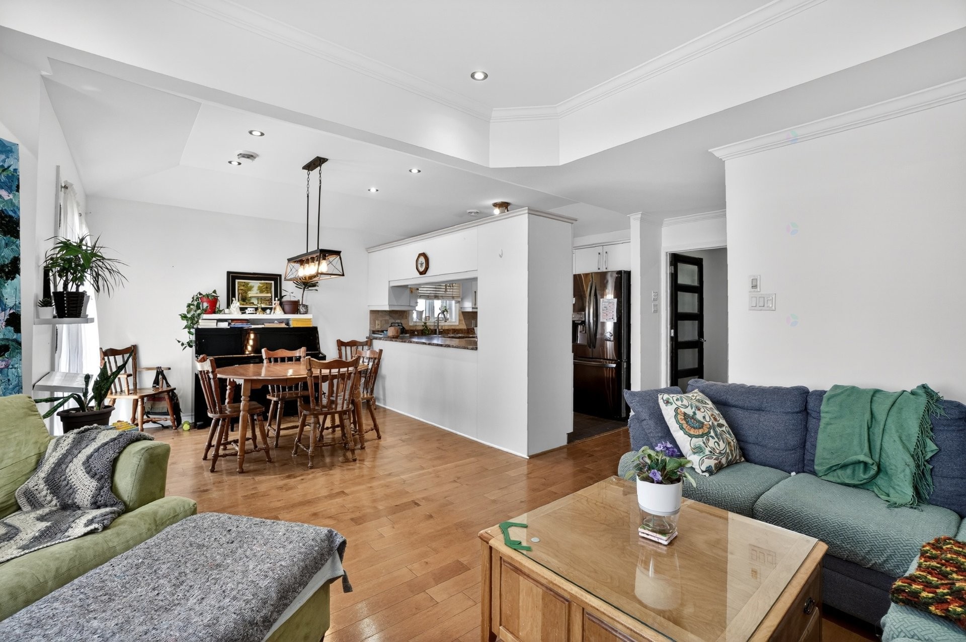









1208


Boul. du Curé-Labelle

, 301,
Blainville,




QC
J7C2N4


