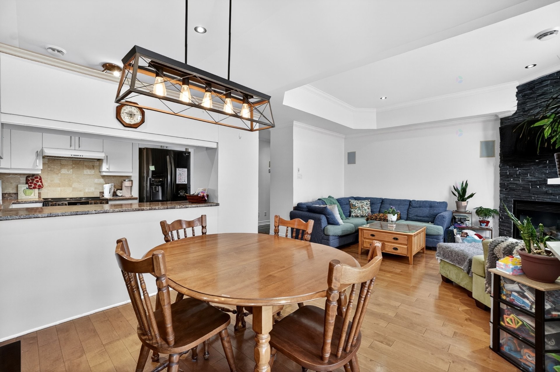 









1208


Boul. du Curé-Labelle

, 301,
Blainville,




QC
J7C2N4


