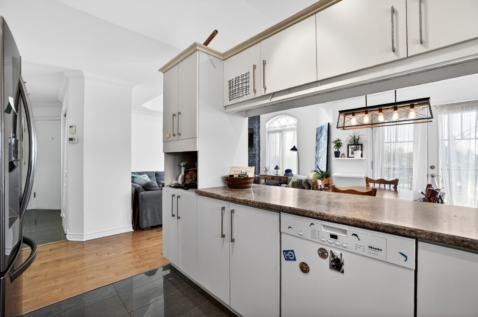 









1208


Boul. du Curé-Labelle

, 301,
Blainville,




QC
J7C2N4

