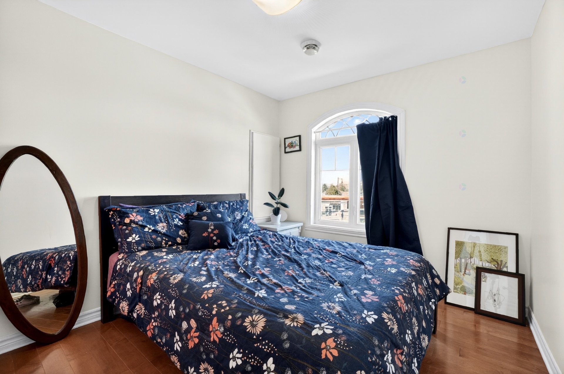 









1208


Boul. du Curé-Labelle

, 301,
Blainville,




QC
J7C2N4

