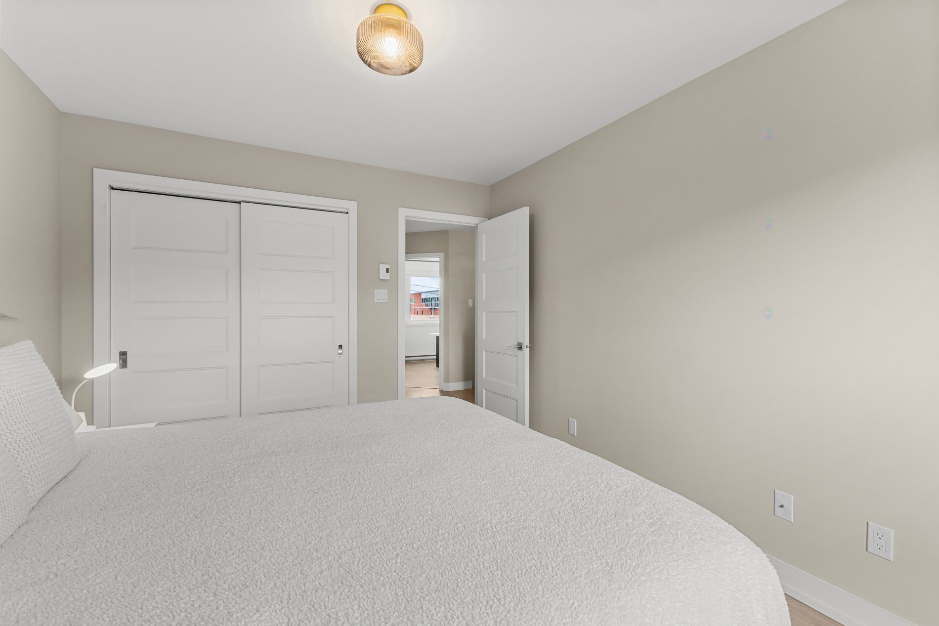 









1320Z


Rue La Salle

,
Longueuil (Le Vieux-Longueuil),




QC
J4K0B8

