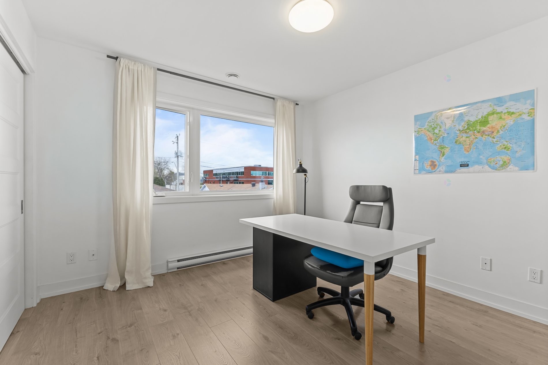 









1320Z


Rue La Salle

,
Longueuil (Le Vieux-Longueuil),




QC
J4K0B8

