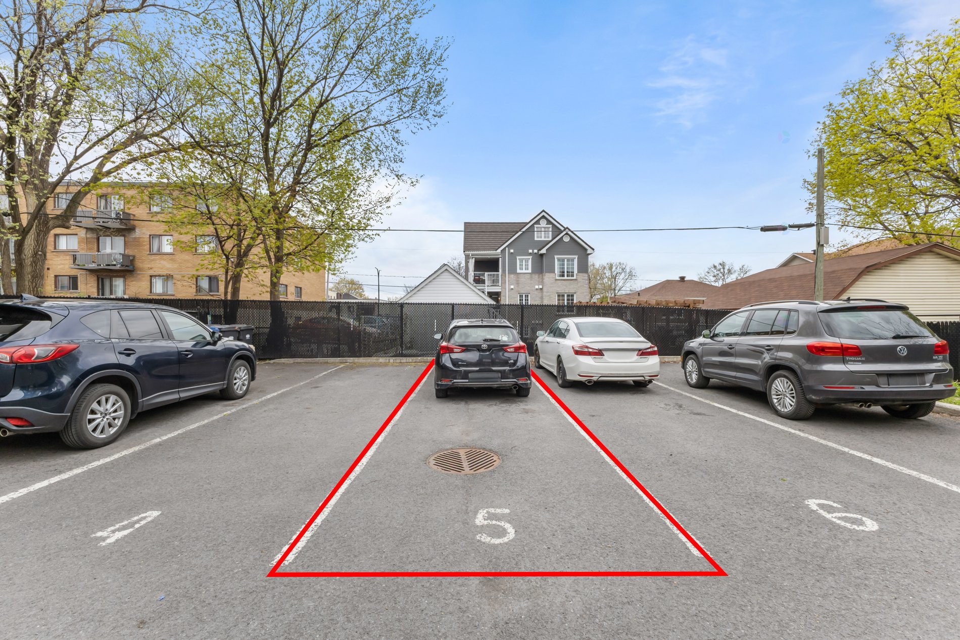 









1320Z


Rue La Salle

,
Longueuil (Le Vieux-Longueuil),




QC
J4K0B8

