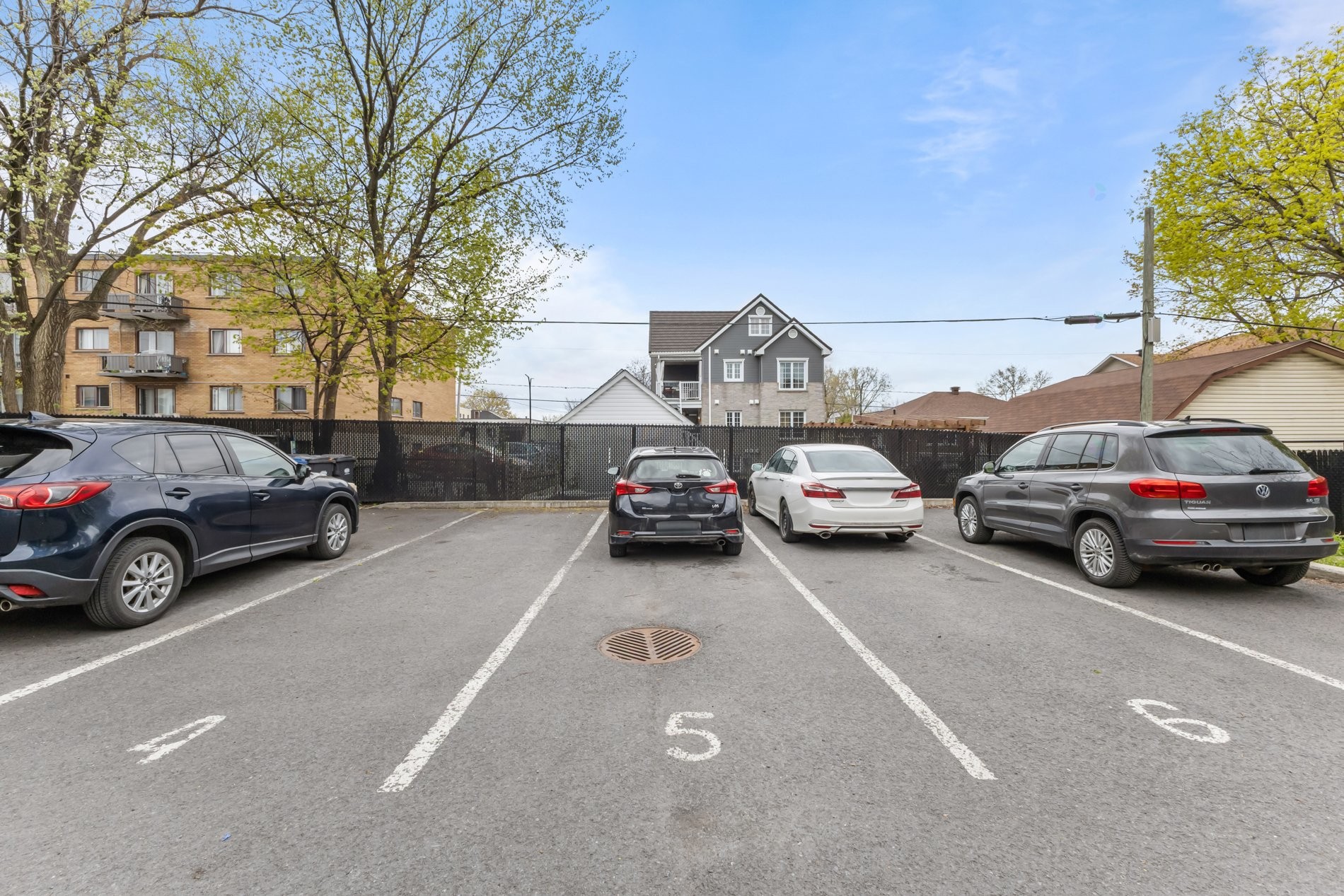 









1320Z


Rue La Salle

,
Longueuil (Le Vieux-Longueuil),




QC
J4K0B8

