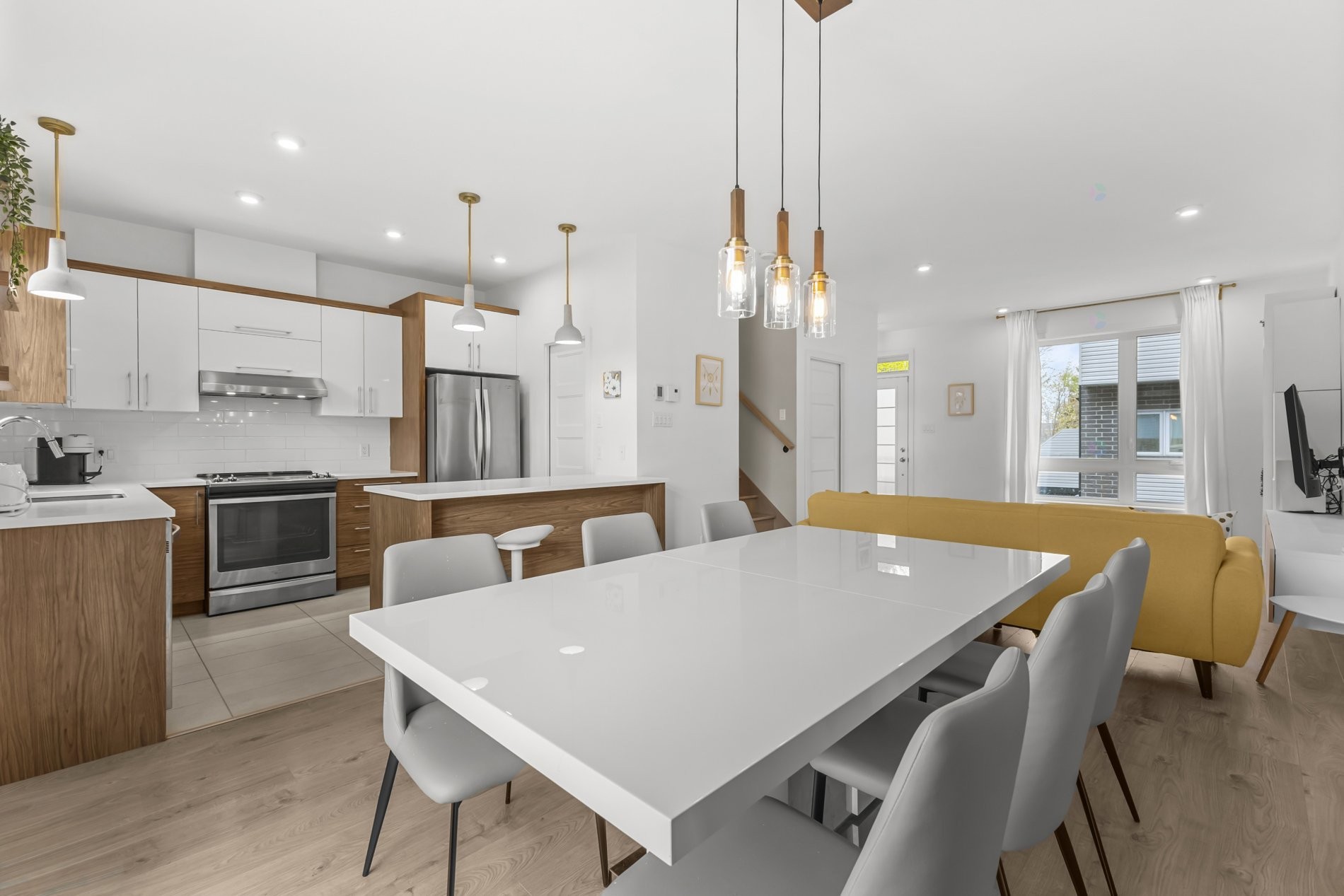 









1320Z


Rue La Salle

,
Longueuil (Le Vieux-Longueuil),




QC
J4K0B8

