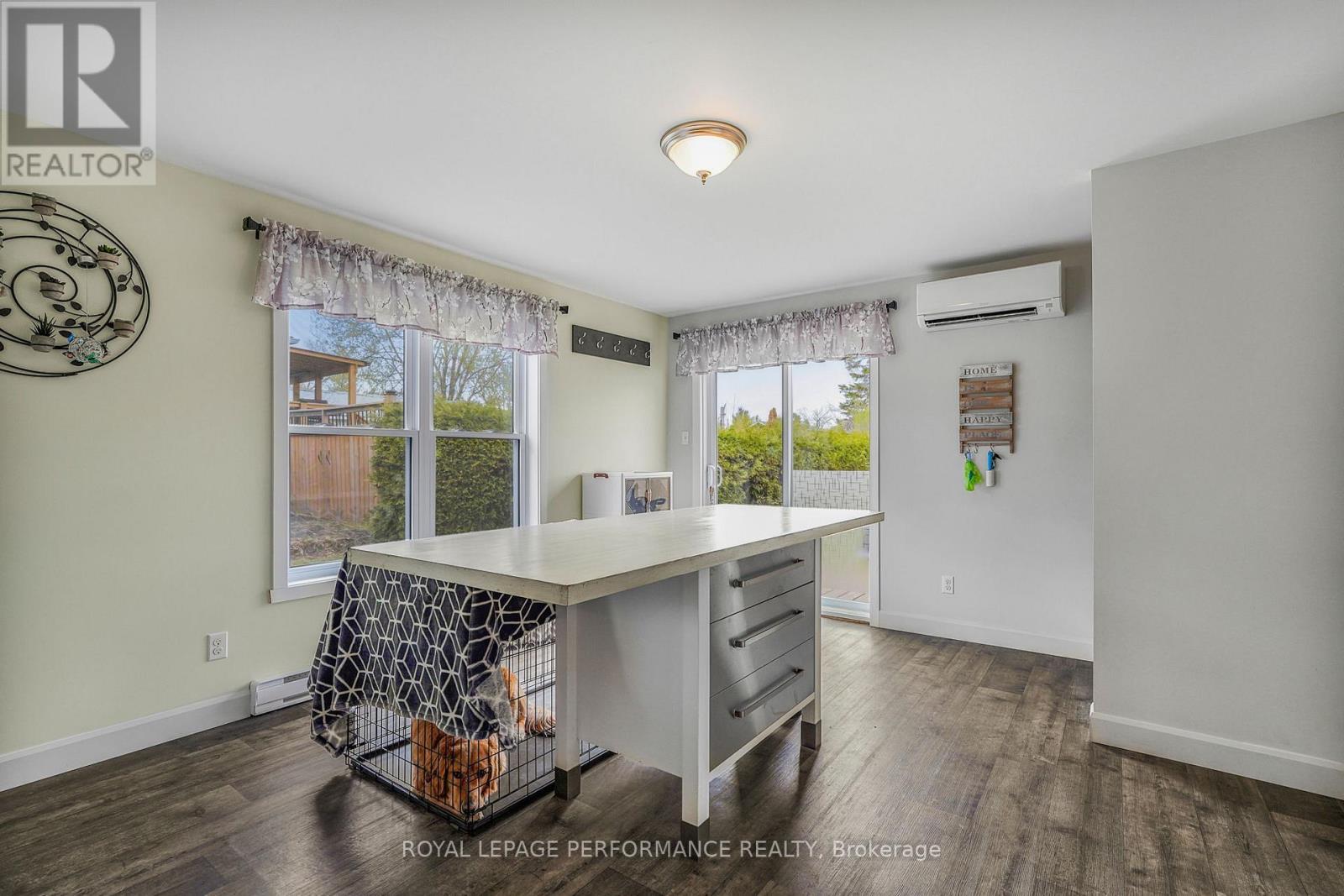 












314 LAURIER STREET

,
Hawkesbury,




Ontario
K6A2A4

