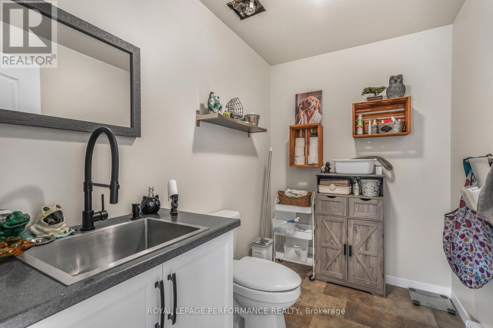 












314 LAURIER STREET

,
Hawkesbury,




Ontario
K6A2A4

