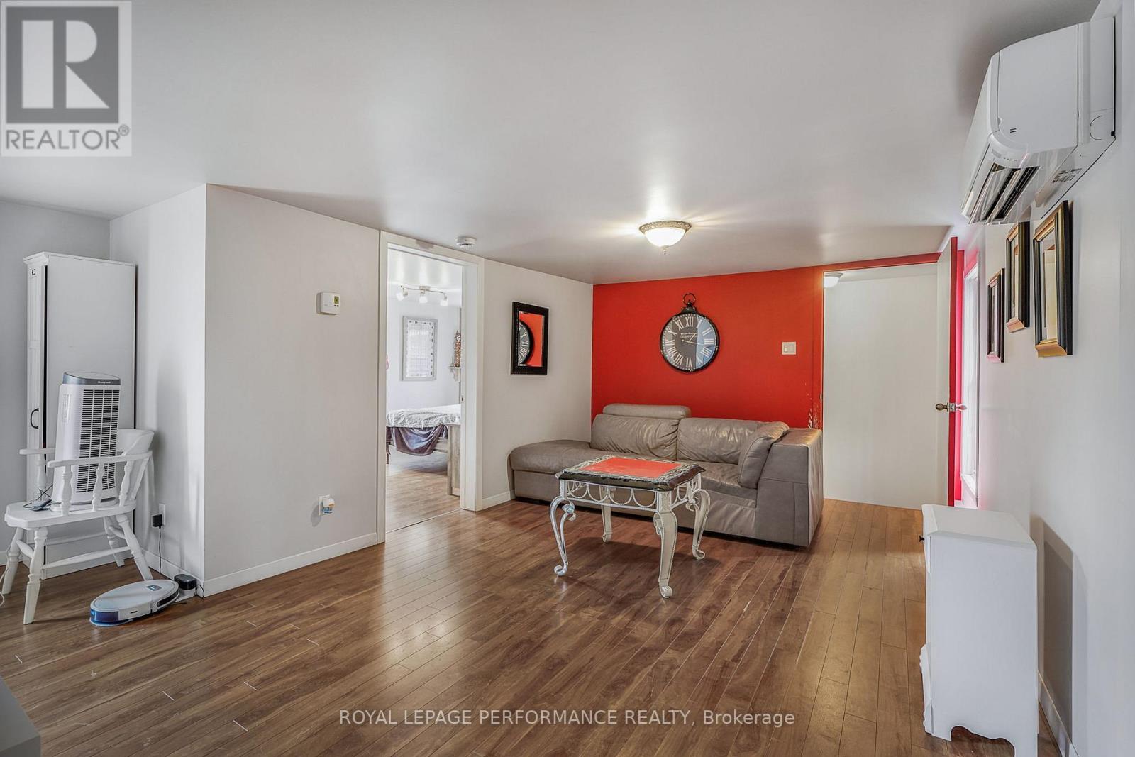 












314 LAURIER STREET

,
Hawkesbury,




Ontario
K6A2A4

