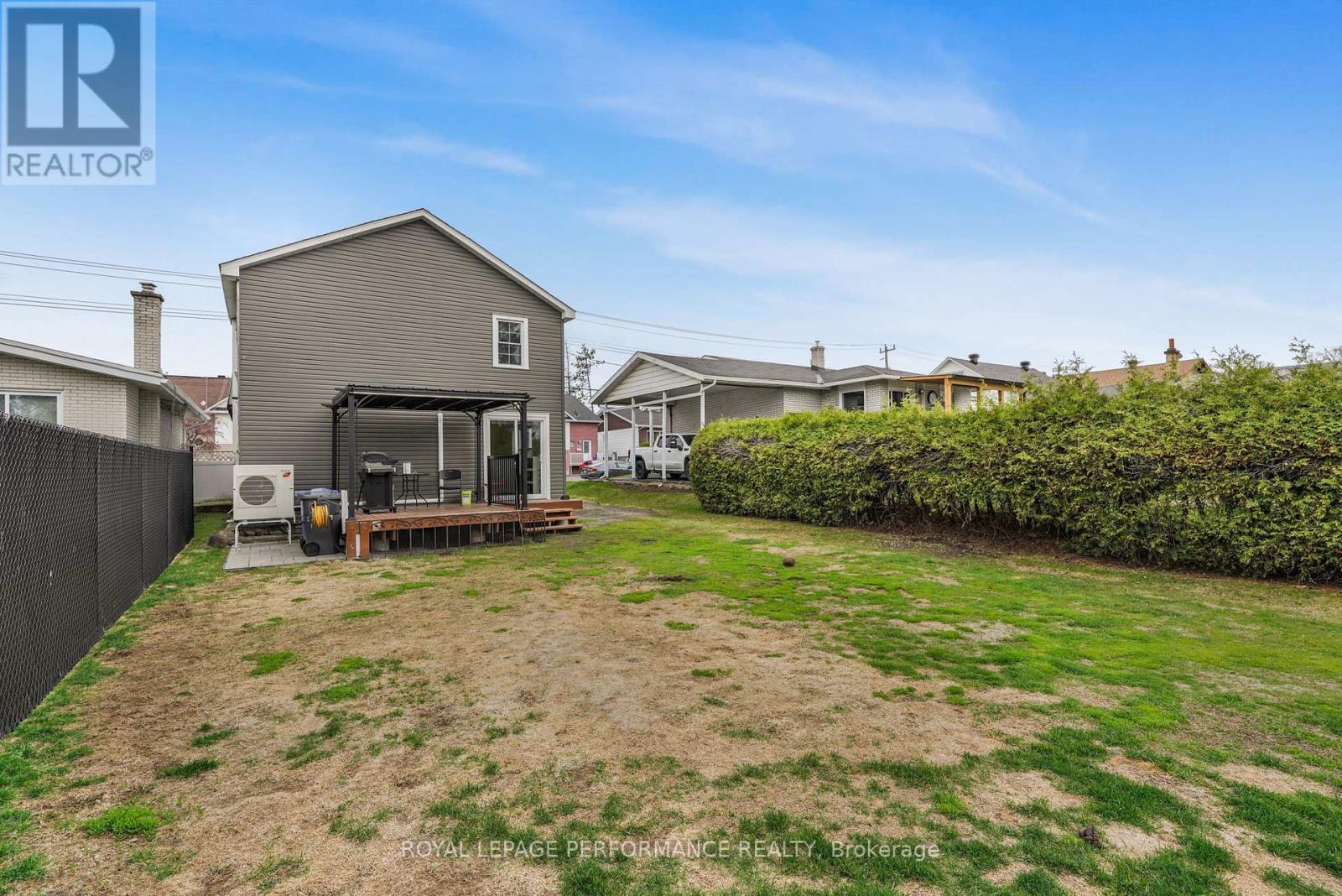 












314 LAURIER STREET

,
Hawkesbury,




Ontario
K6A2A4

