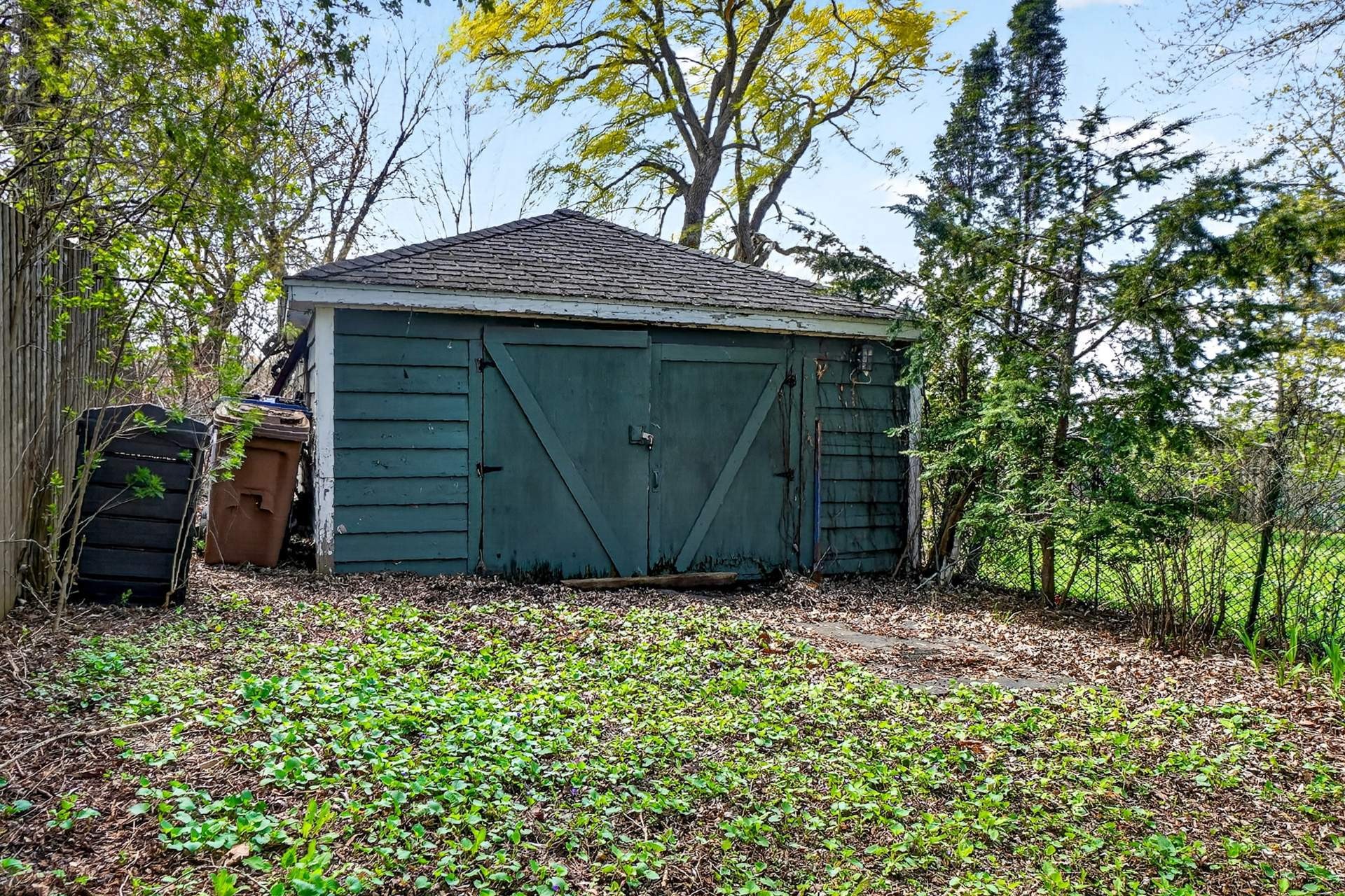 









102


Rue St-Pierre

,
Chambly,




QC
J3L1L7

