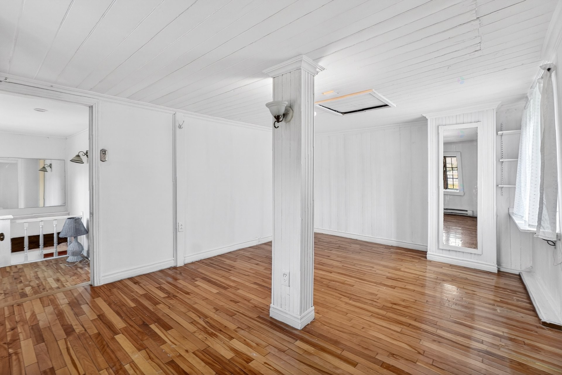 









102


Rue St-Pierre

,
Chambly,




QC
J3L1L7

