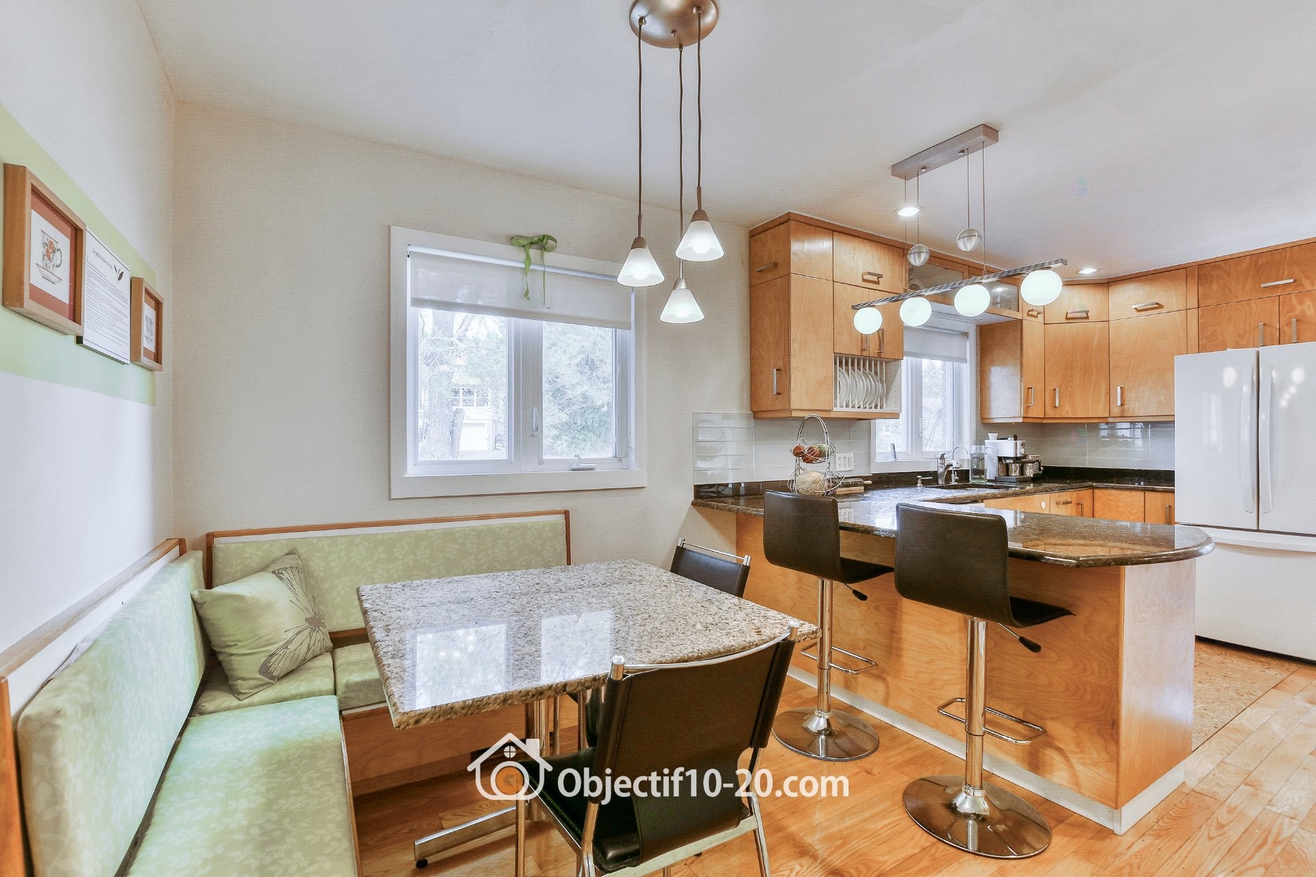 









37

 - 37A


Av. Byette

,
Sainte-Agathe-des-Monts,




QC
J8C2R5

