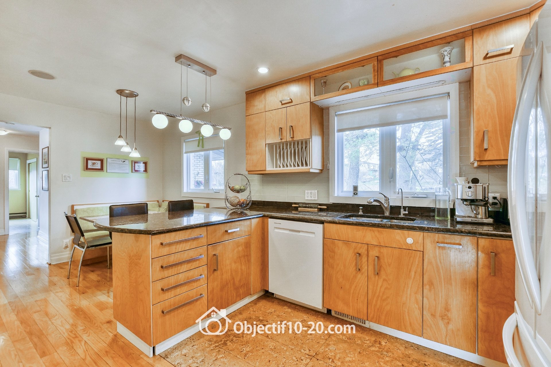 









37

 - 37A


Av. Byette

,
Sainte-Agathe-des-Monts,




QC
J8C2R5

