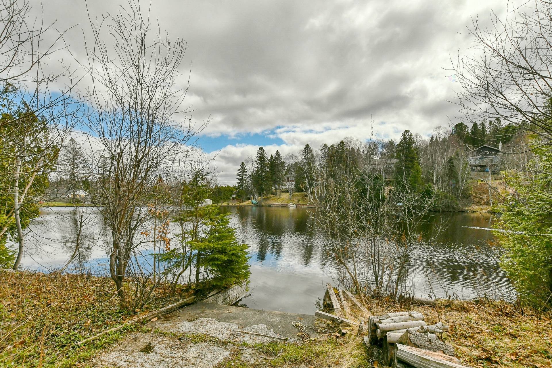 









37

 - 37A


Av. Byette

,
Sainte-Agathe-des-Monts,




QC
J8C2R5

