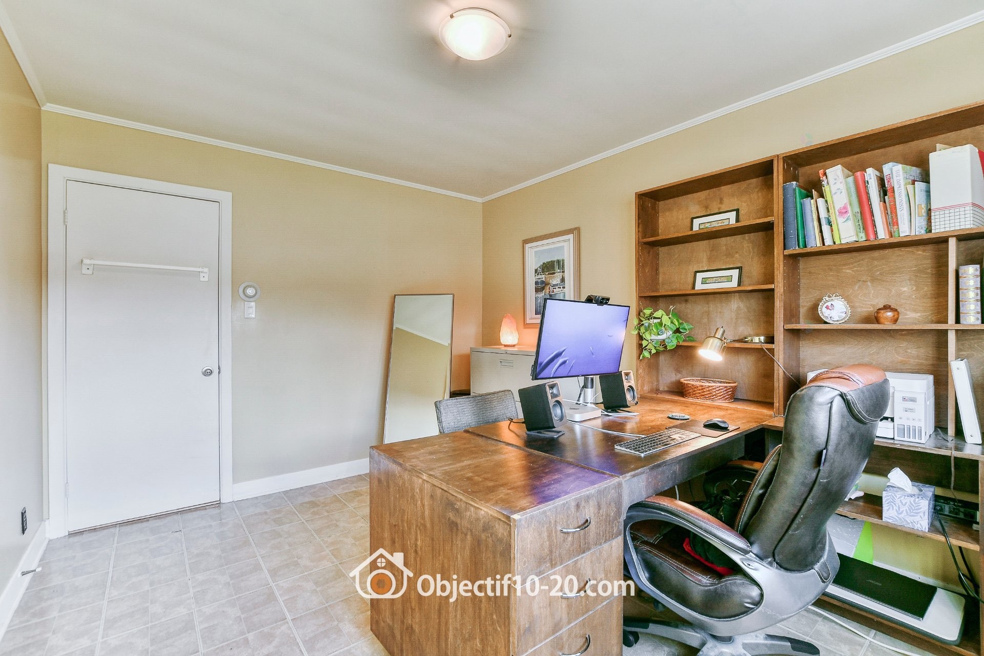 









37

 - 37A


Av. Byette

,
Sainte-Agathe-des-Monts,




QC
J8C2R5

