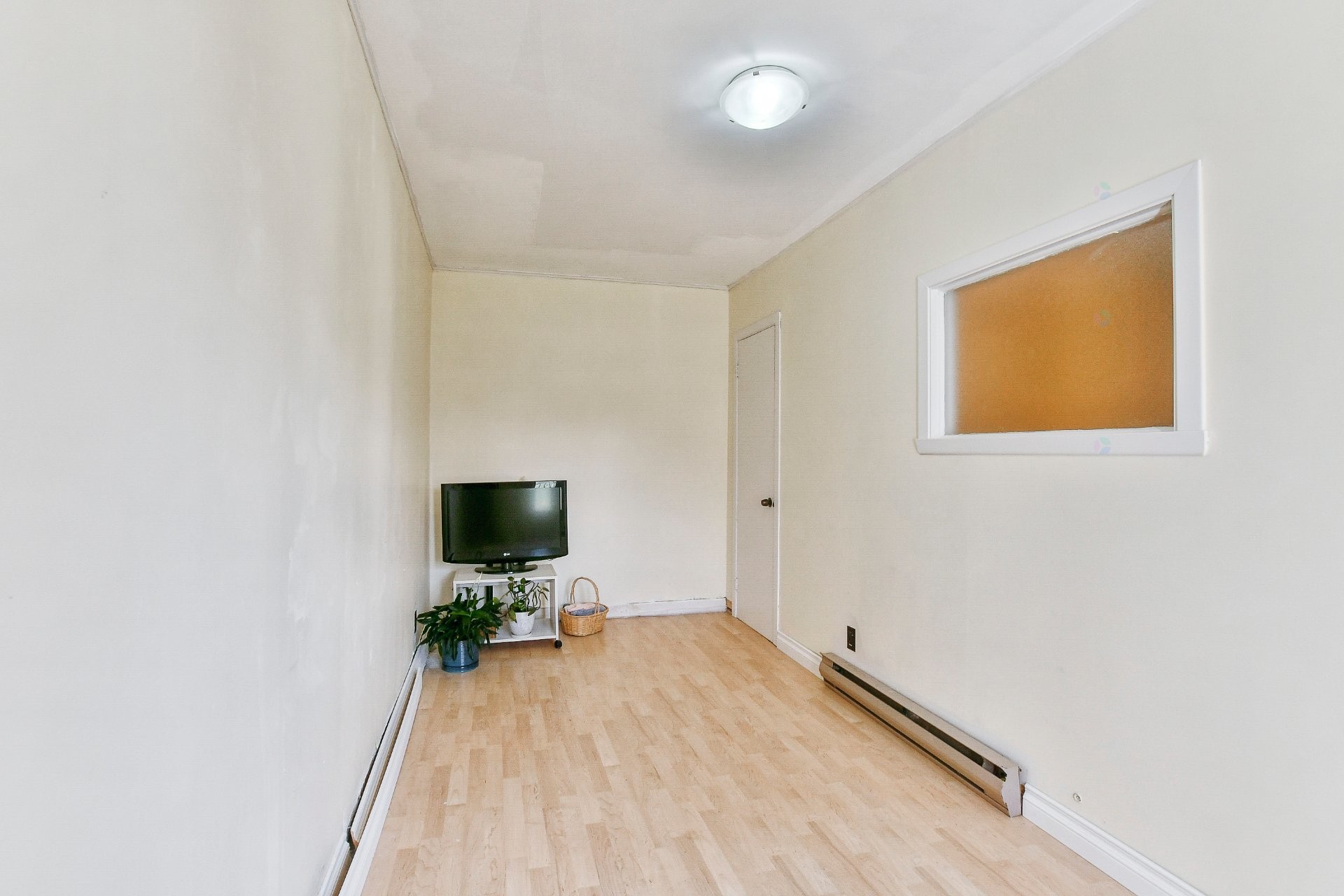 









37

 - 37A


Av. Byette

,
Sainte-Agathe-des-Monts,




QC
J8C2R5

