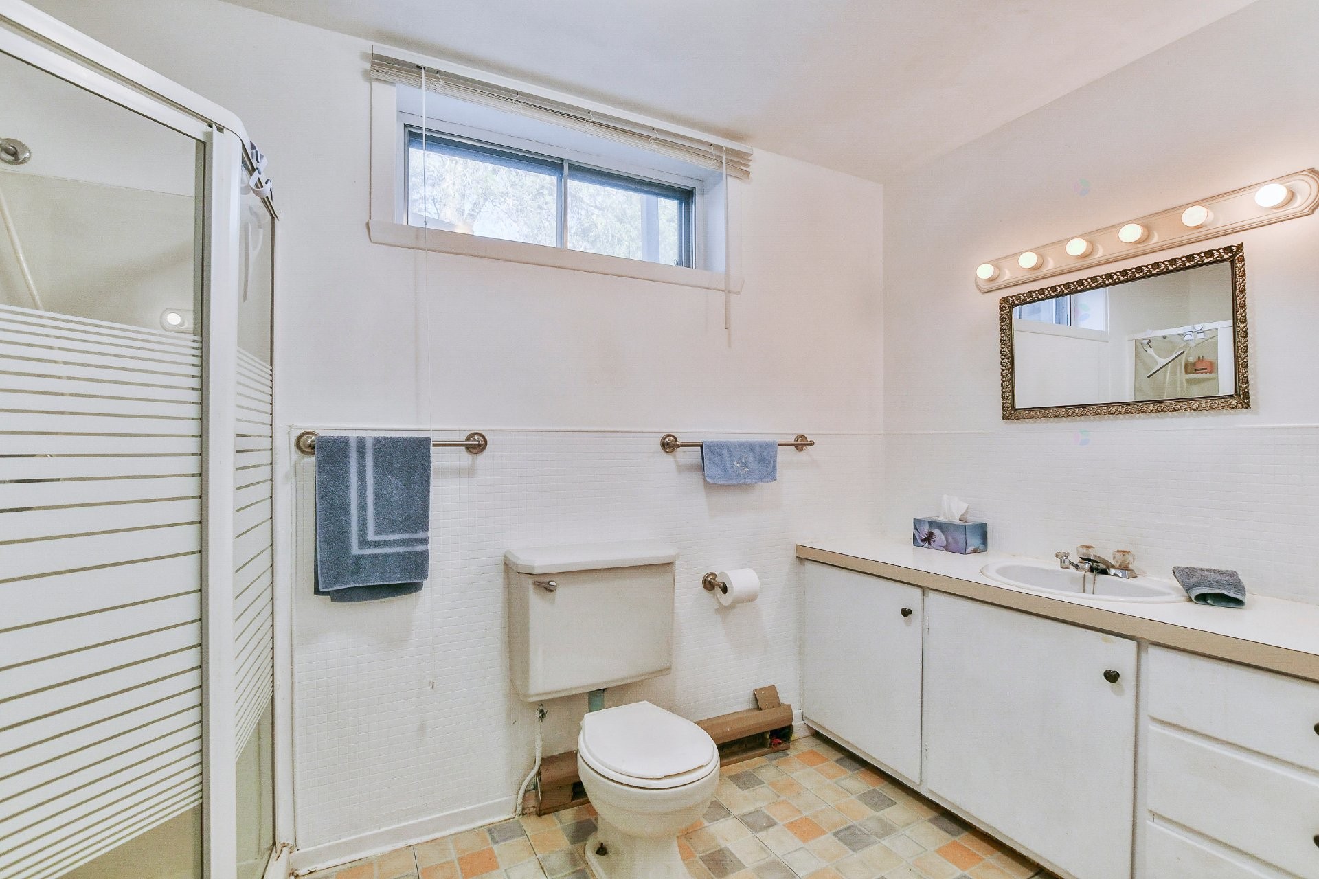 









37

 - 37A


Av. Byette

,
Sainte-Agathe-des-Monts,




QC
J8C2R5

