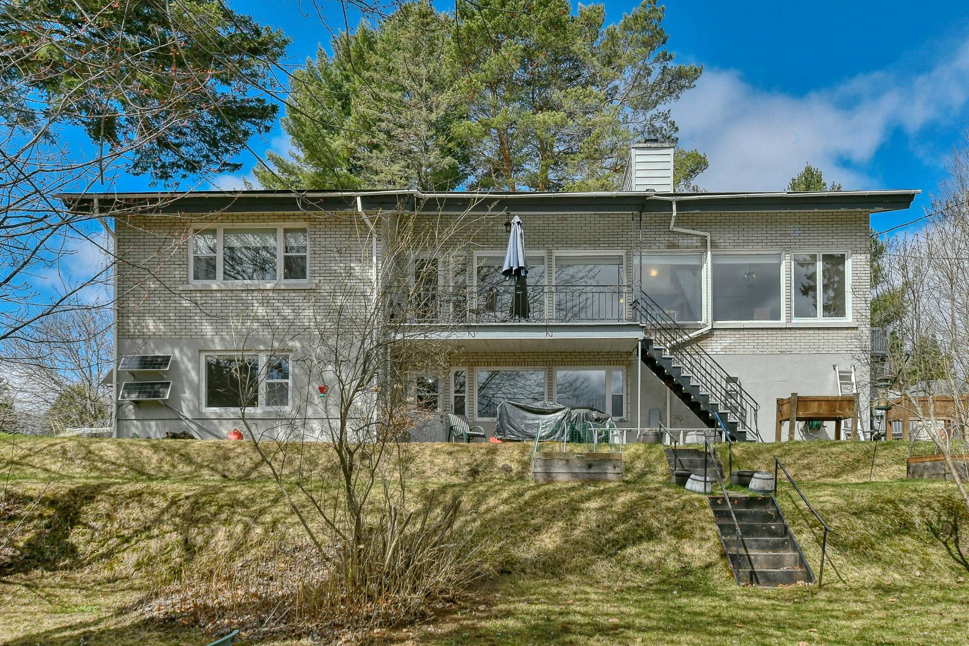 









37

 - 37A


Av. Byette

,
Sainte-Agathe-des-Monts,




QC
J8C2R5

