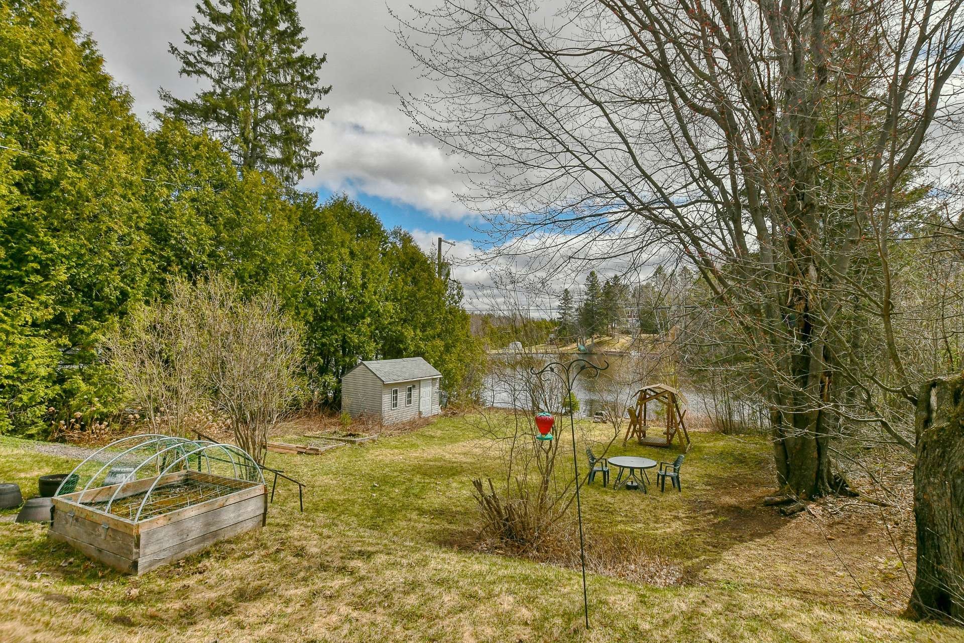 









37

 - 37A


Av. Byette

,
Sainte-Agathe-des-Monts,




QC
J8C2R5

