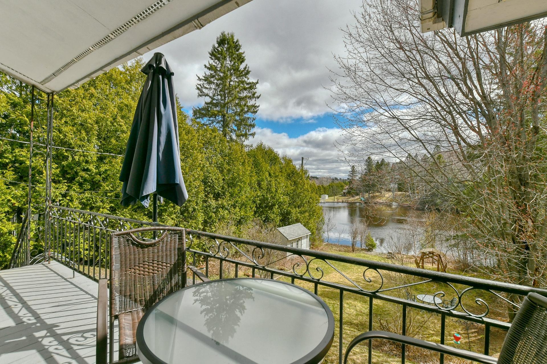 









37

 - 37A


Av. Byette

,
Sainte-Agathe-des-Monts,




QC
J8C2R5

