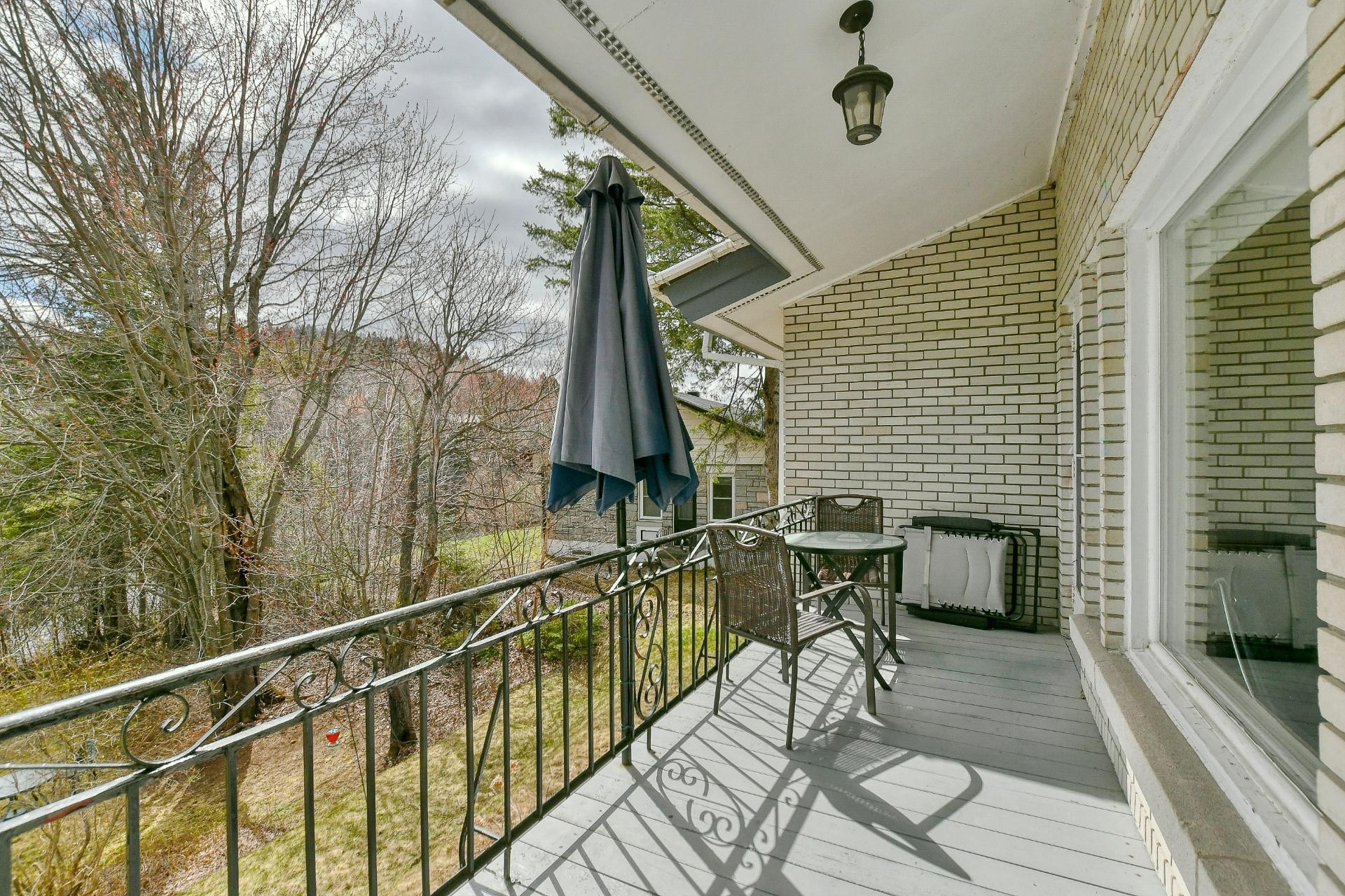 









37

 - 37A


Av. Byette

,
Sainte-Agathe-des-Monts,




QC
J8C2R5

