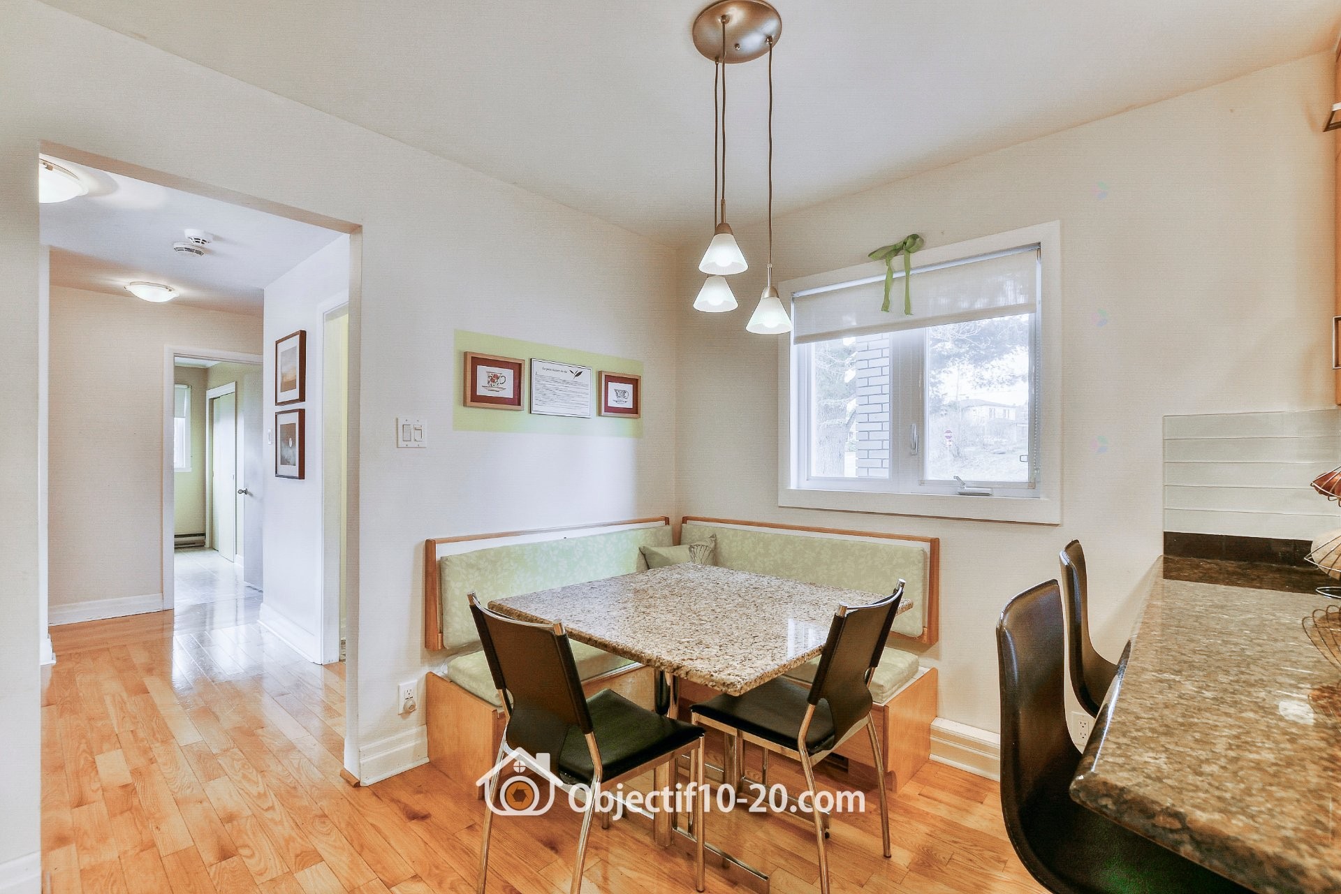 









37

 - 37A


Av. Byette

,
Sainte-Agathe-des-Monts,




QC
J8C2R5

