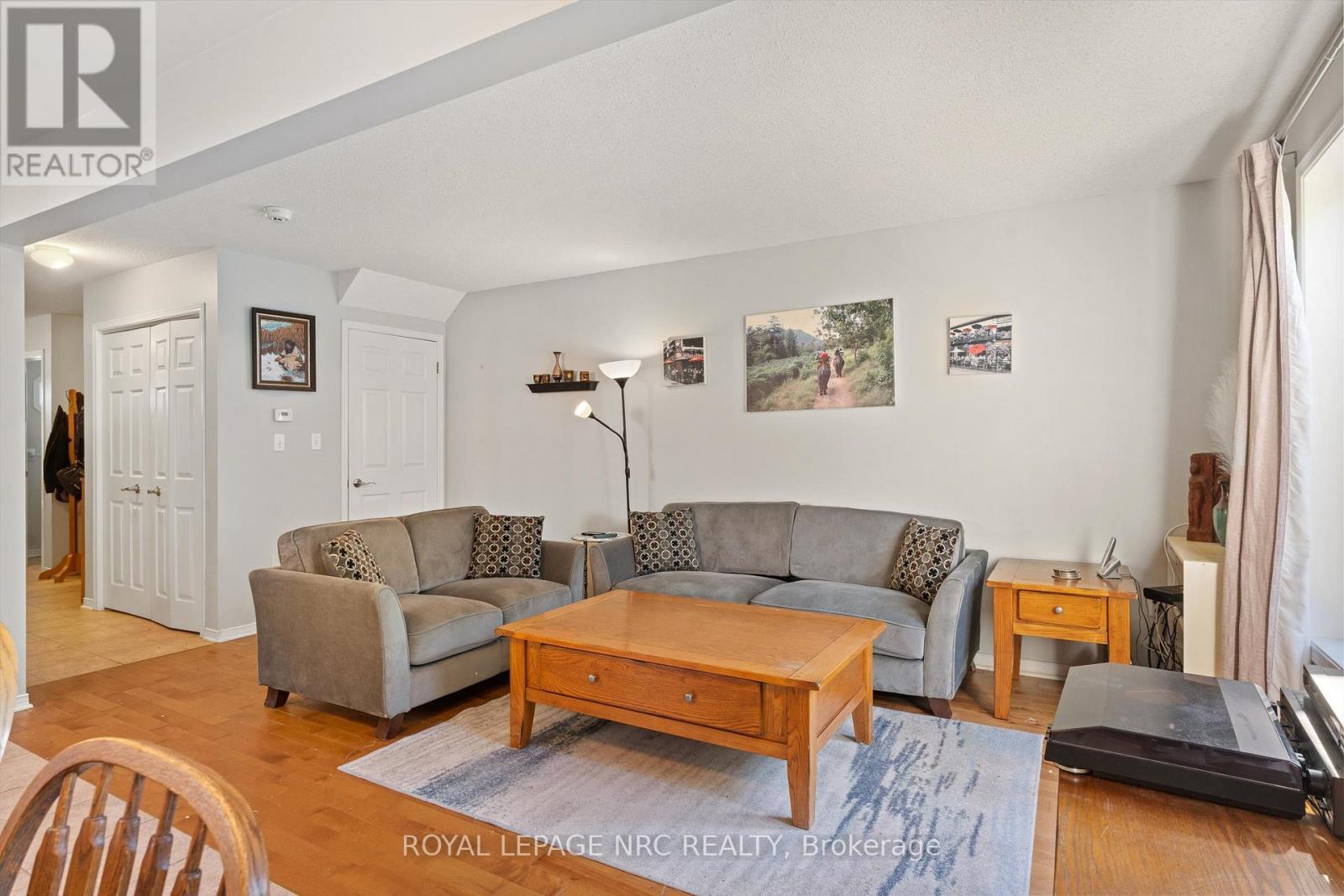 












7722 YVETTE CRESCENT

,
Niagara Falls (Ascot),




Ontario
L2H3B6

