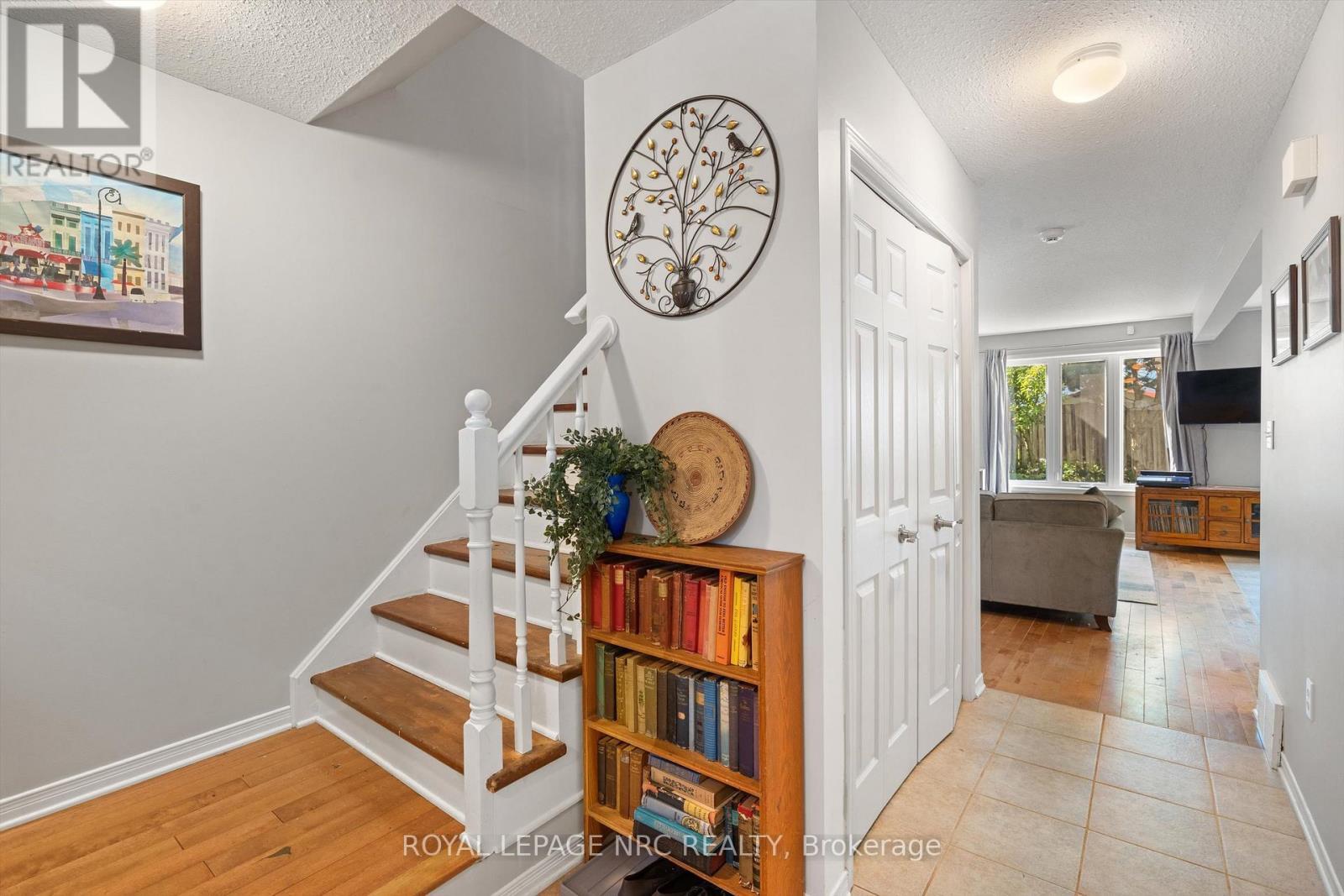 












7722 YVETTE CRESCENT

,
Niagara Falls (Ascot),




Ontario
L2H3B6

