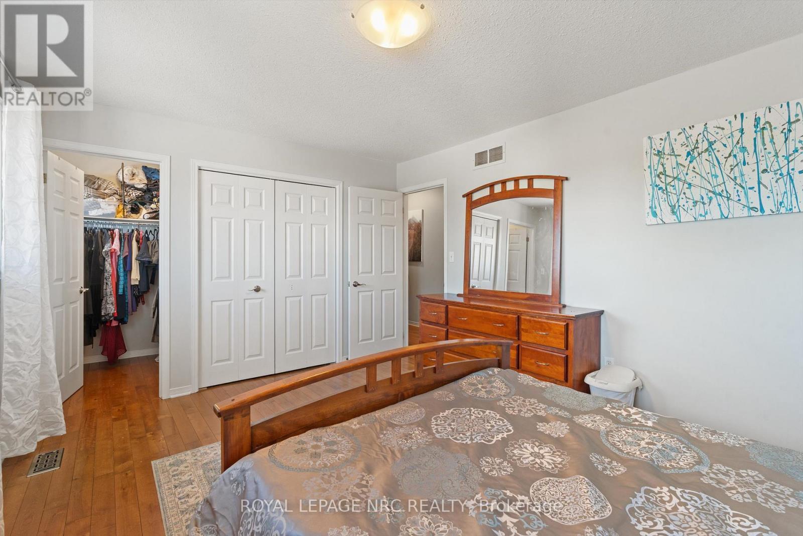 












7722 YVETTE CRESCENT

,
Niagara Falls (Ascot),




Ontario
L2H3B6

