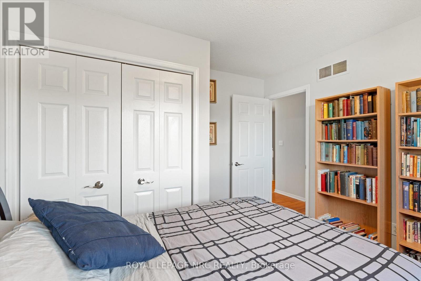 












7722 YVETTE CRESCENT

,
Niagara Falls (Ascot),




Ontario
L2H3B6

