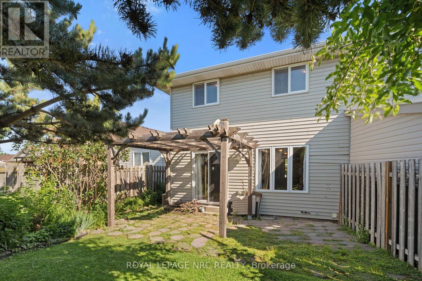 












7722 YVETTE CRESCENT

,
Niagara Falls (Ascot),




Ontario
L2H3B6

