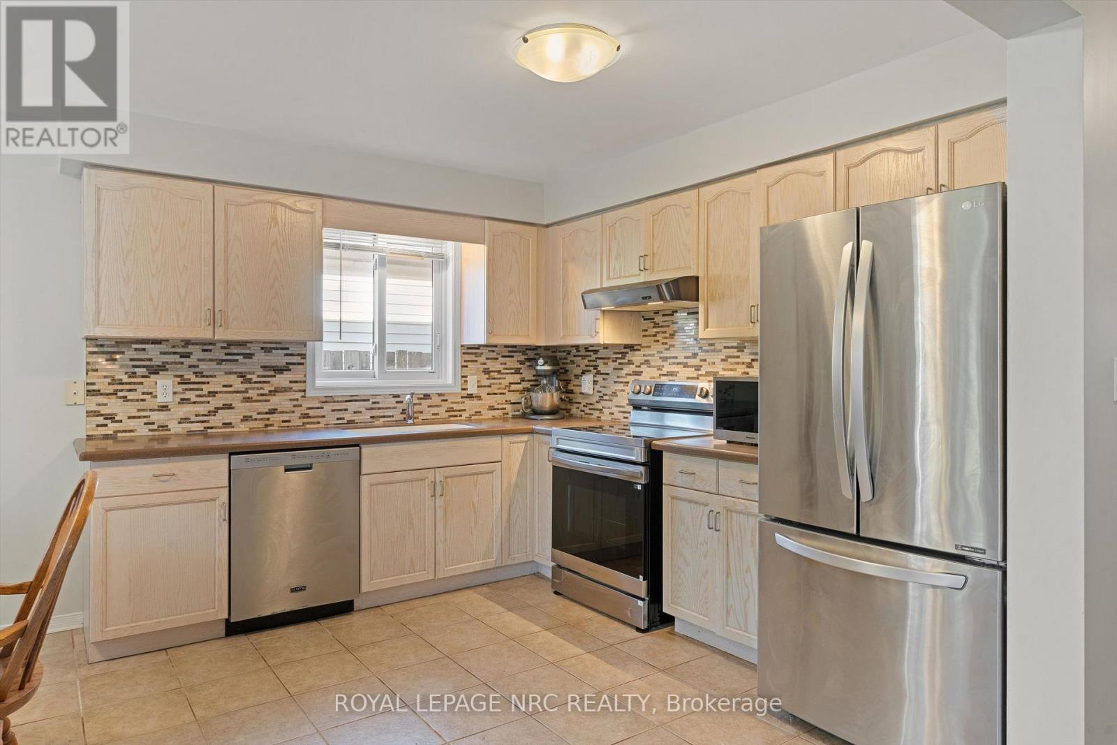 












7722 YVETTE CRESCENT

,
Niagara Falls (Ascot),




Ontario
L2H3B6

