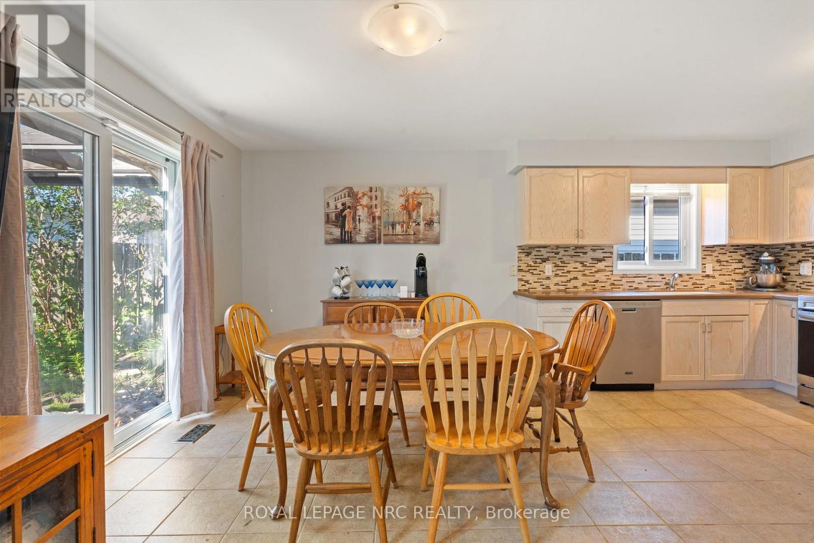 












7722 YVETTE CRESCENT

,
Niagara Falls (Ascot),




Ontario
L2H3B6


