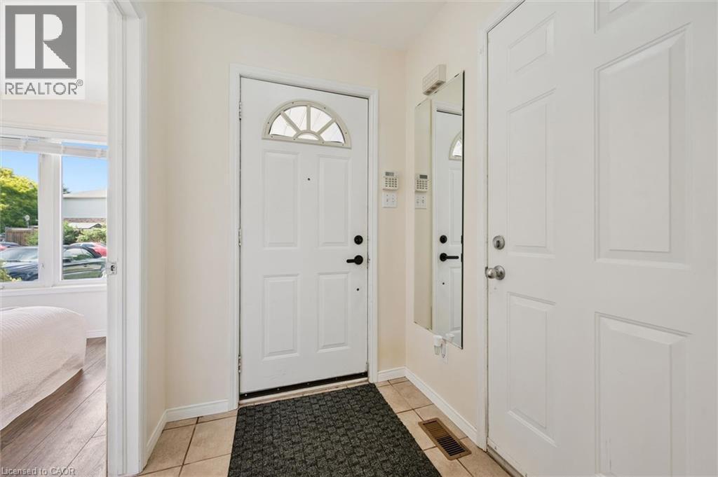 












73 WAXWING Crescent

,
Guelph,




Ontario
N1C1E3

