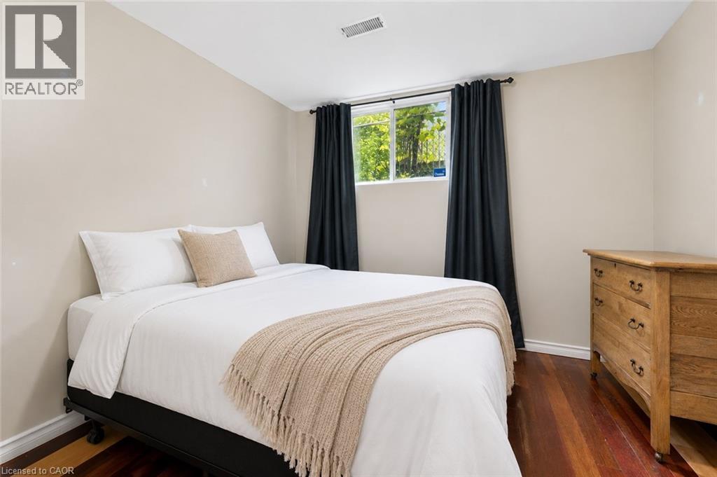 












73 WAXWING Crescent

,
Guelph,




Ontario
N1C1E3

