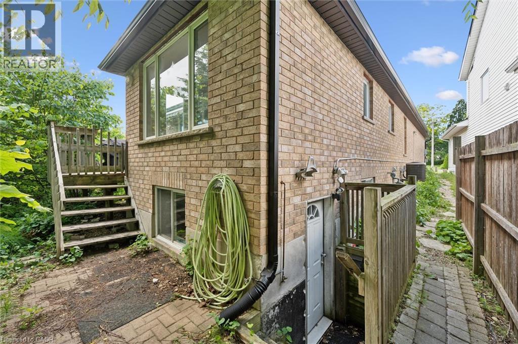 












73 WAXWING Crescent

,
Guelph,




Ontario
N1C1E3


