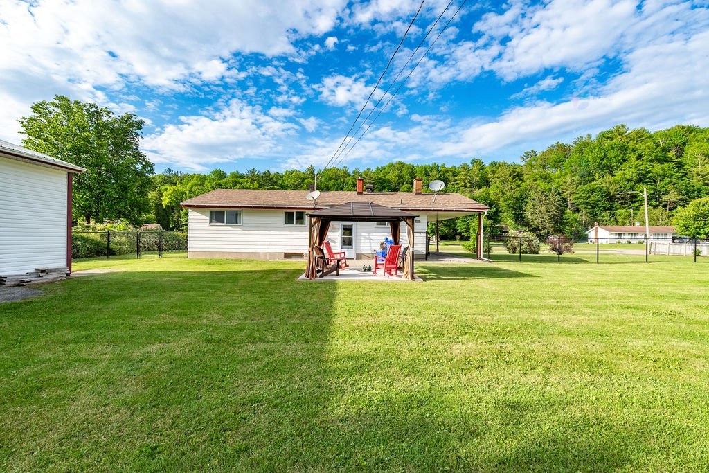 









860


Rue Covey

,
Bryson,




QC
J0X1H0

