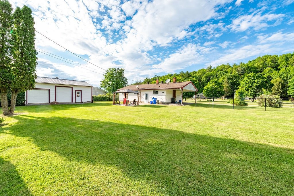 









860


Rue Covey

,
Bryson,




QC
J0X1H0


