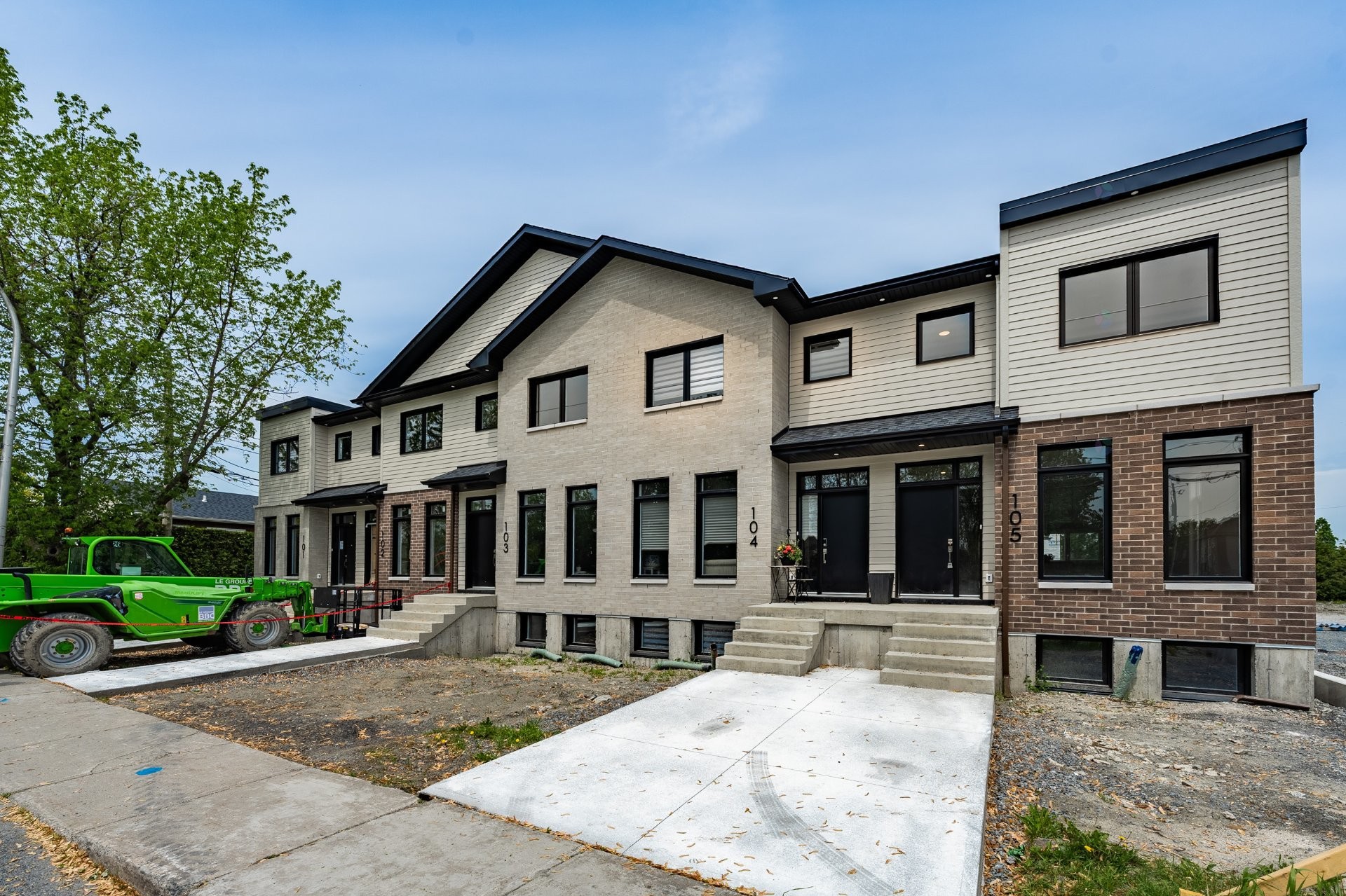 









127Z


Mtée des Trinitaires

, 102,
Saint-Basile-le-Grand,




QC
J3N1C3

