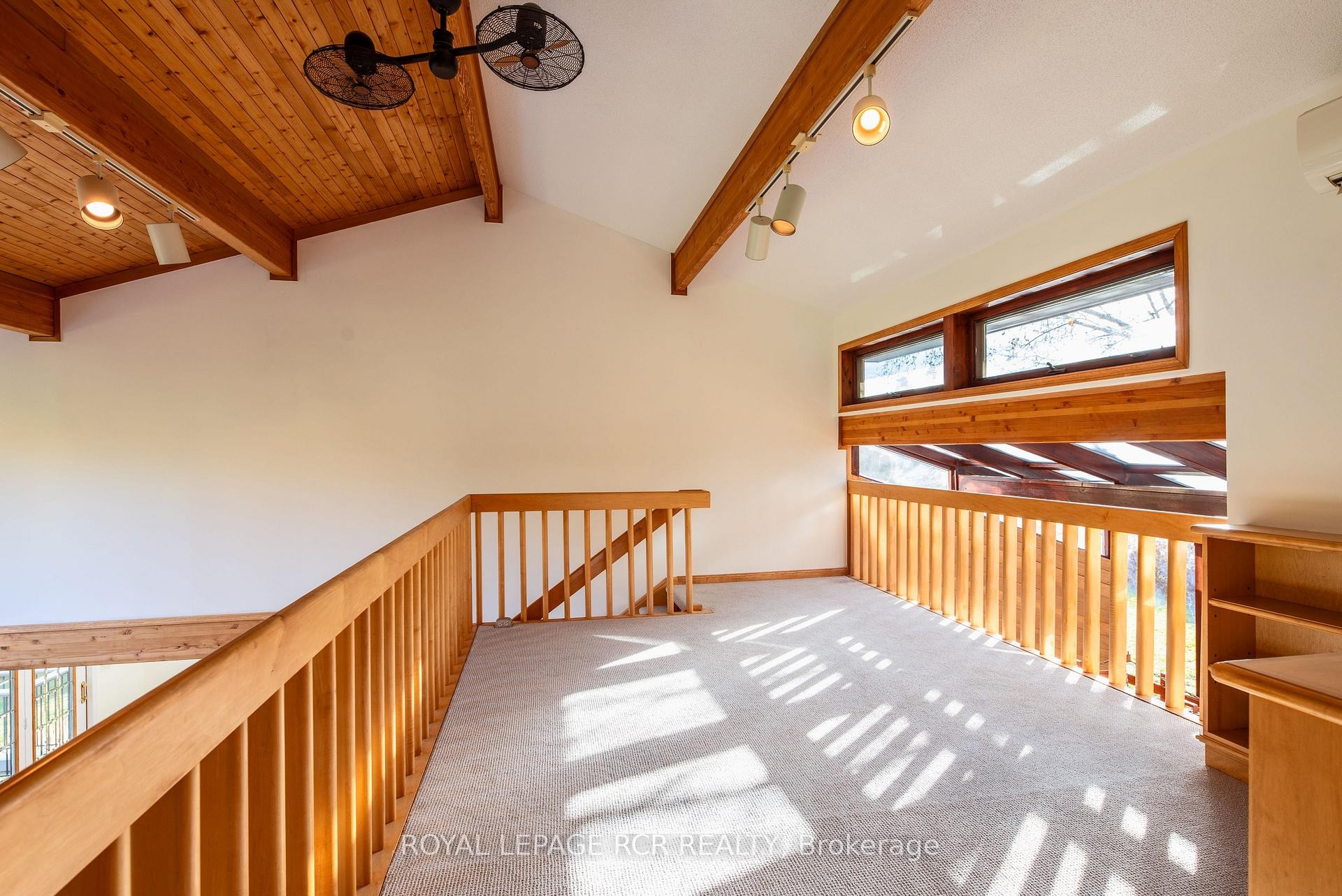 









674189


Hurontario

Street,
Mono,







ON
L9W 5R9

