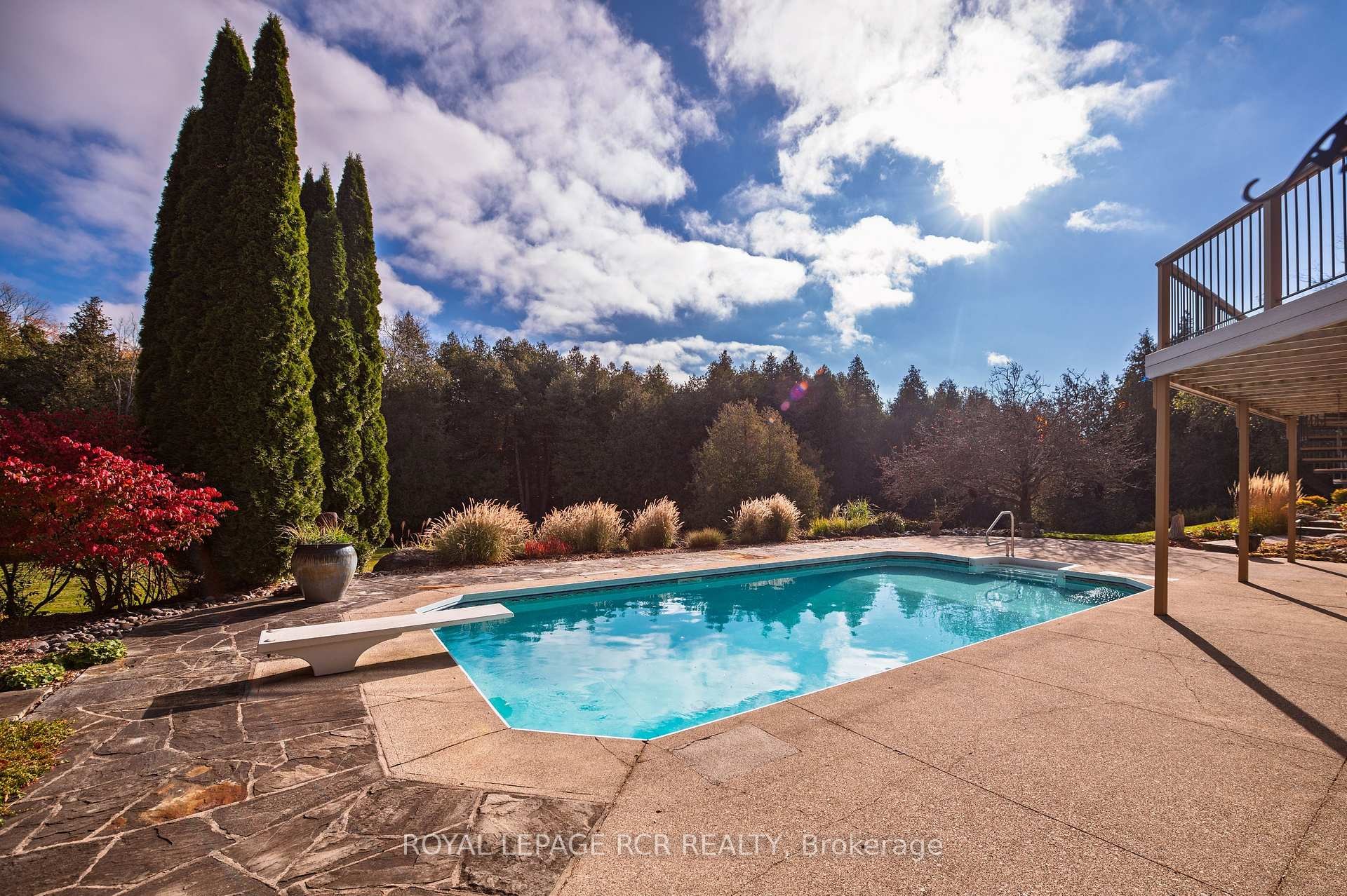 









674189


Hurontario

Street,
Mono,







ON
L9W 5R9

