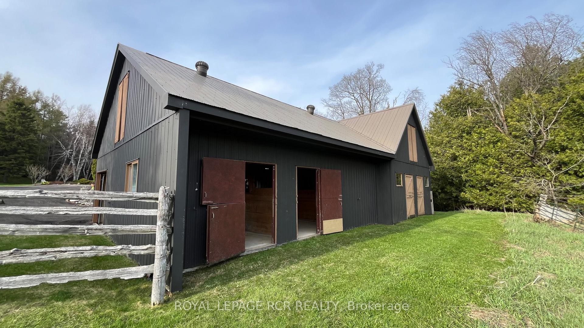 









674189


Hurontario

Street,
Mono,







ON
L9W 5R9

