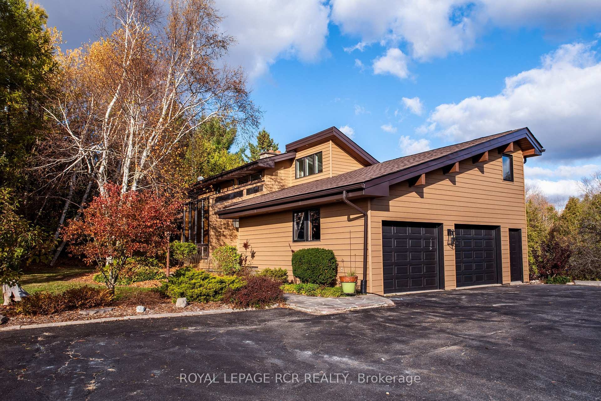 









674189


Hurontario

Street,
Mono,







ON
L9W 5R9

