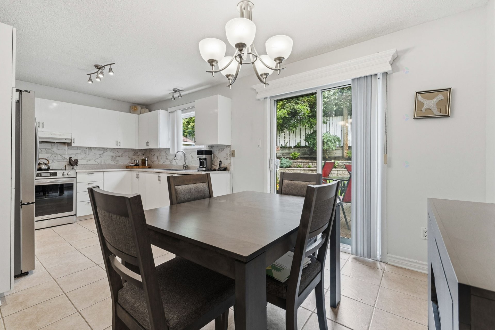 









48


Rue du Saguenay

,
Gatineau (Gatineau),




QC
J8P7J6

