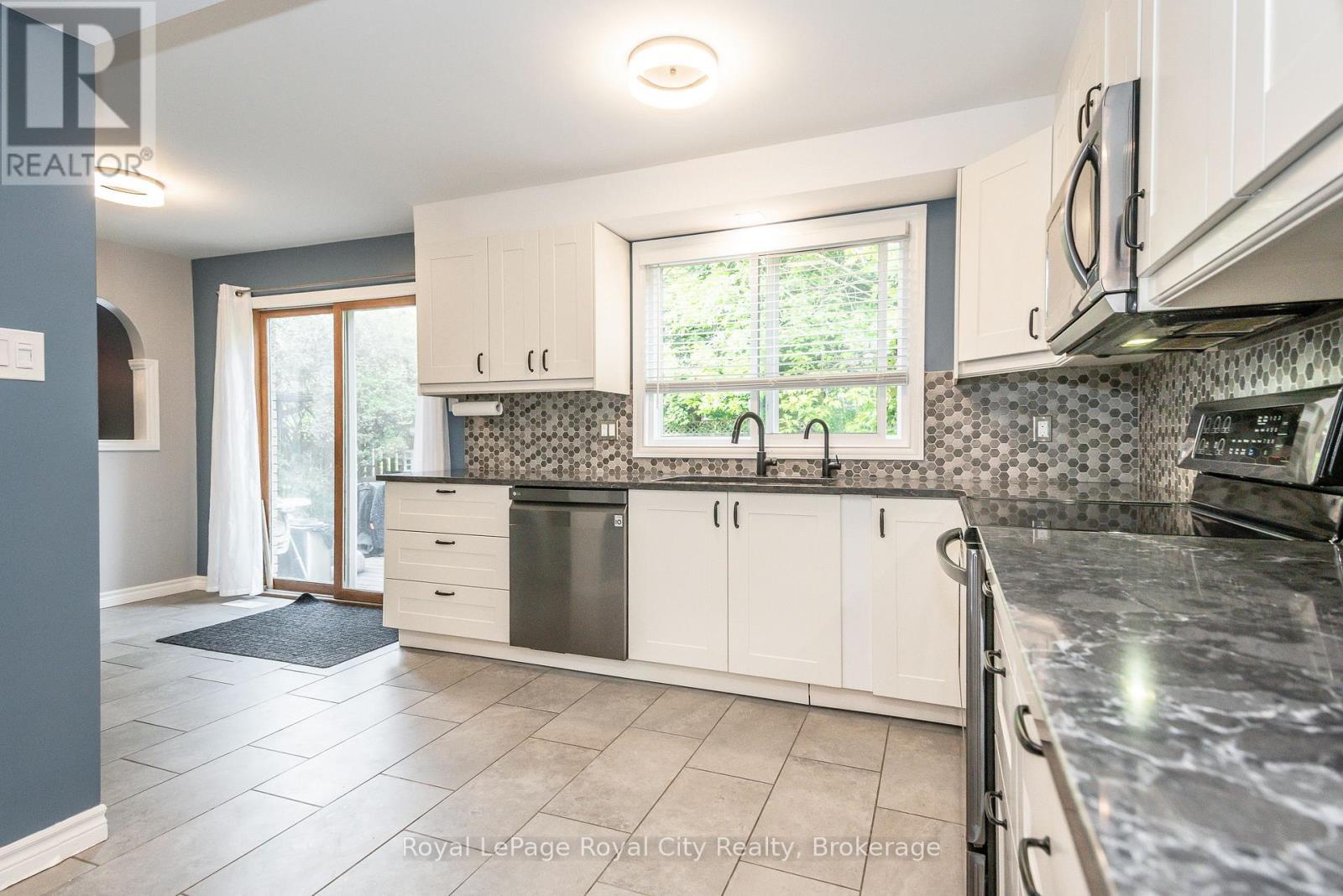 












236 IRONWOOD ROAD

,
Guelph (Kortright West),




Ontario
N1G3G1

